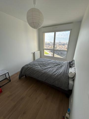 Appartement récent meublé Bordeaux T4  84.42 m2