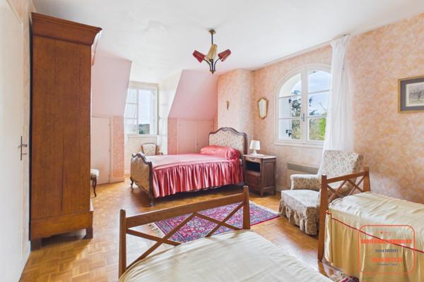 TRES BELLE PROPRIETE DE PLUS DE 200m2 SUR 5964m2