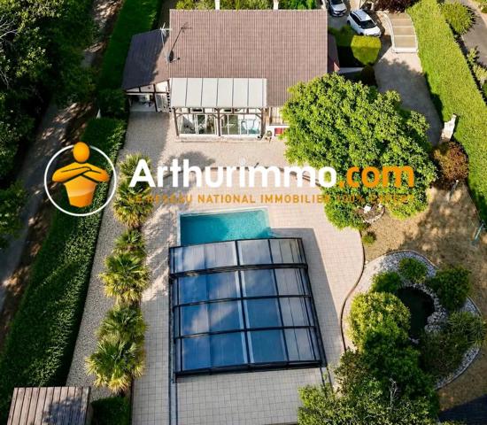Vente                                                      Maison
                        
                     5 pièces                      200 m2                     à Aubigny-sur-Nère