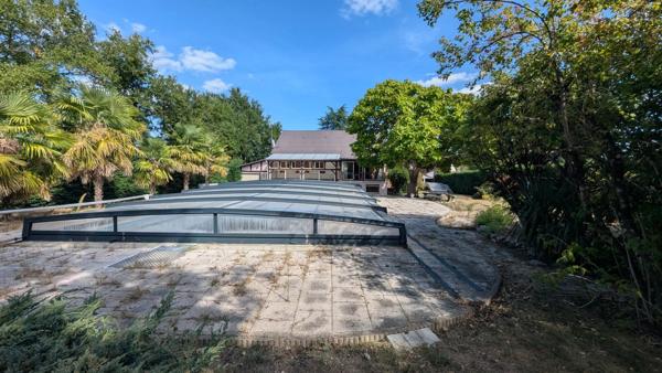 Vente                                                      Maison
                        
                     5 pièces                      200 m2                     à Aubigny-sur-Nère