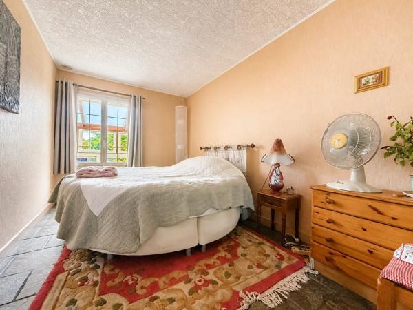 Vente                                                      Maison
                        
                     5 pièces                      200 m2                     à Aubigny-sur-Nère