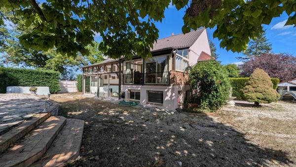 Vente                                                      Maison
                        
                     5 pièces                      200 m2                     à Aubigny-sur-Nère