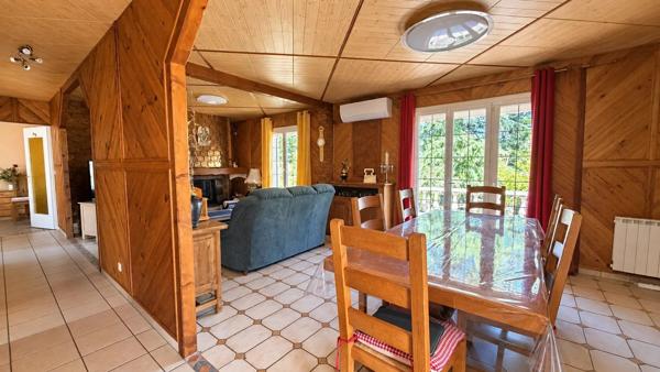 Vente                                                      Maison
                        
                     5 pièces                      200 m2                     à Aubigny-sur-Nère