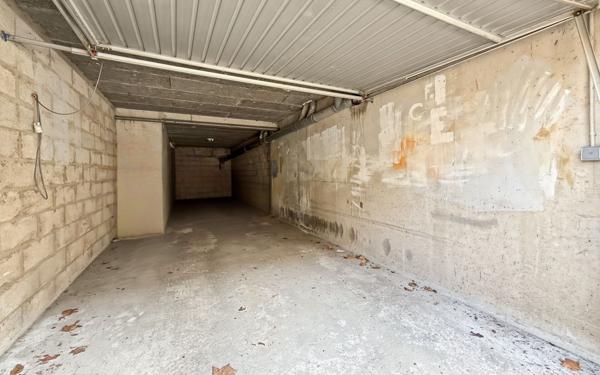 Stationnement à vendre    29 m2 Lyon 8