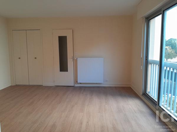 Appartement studio 31.06m² Boulevard Jules Verne NANTES - Parking