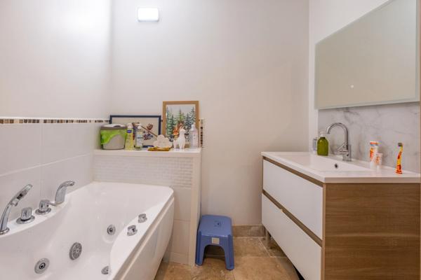 Maison à vendre 7 pièces LA JARRIE (17)