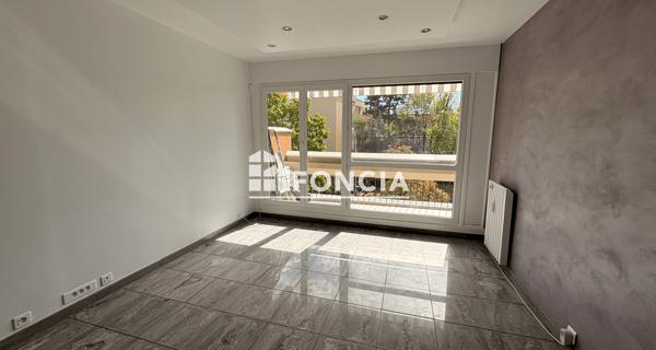 Location Appartement 4 pièces 78.41 m² - Evry 91000