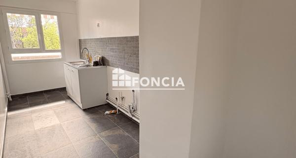 Location Appartement 4 pièces 78.41 m² - Evry 91000