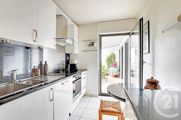 Appartement F3 à vendre  3 pièces - 91 m 2   PARIS  - 75020