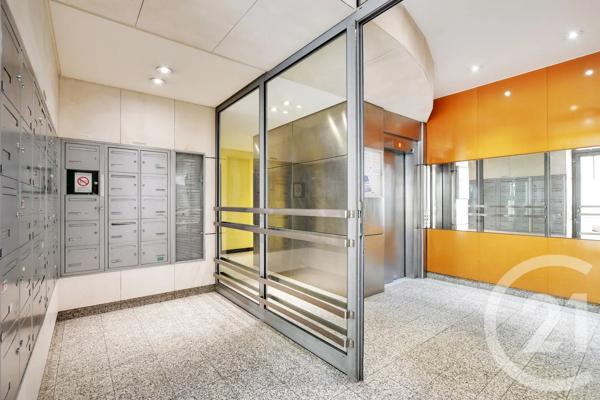 Appartement F3 à vendre  3 pièces - 91 m 2   PARIS  - 75020