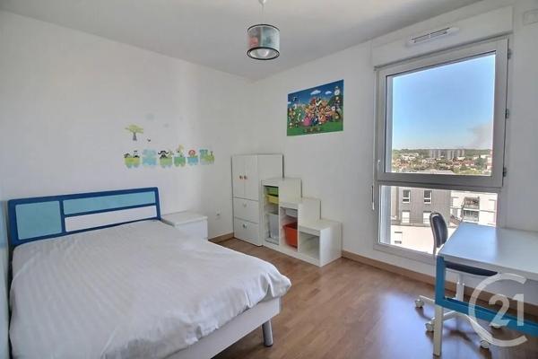 Appartement Duplex à vendre  4 pièces - 100 m 2   ROSNY SOUS BOIS  - 93