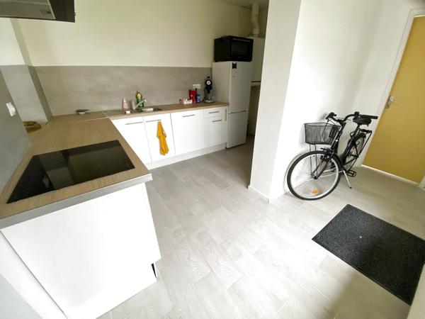 Maison semi-individuelle sur Joli Terrain et Parking