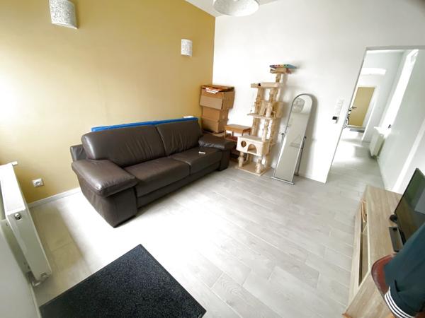 Maison semi-individuelle sur Joli Terrain et Parking