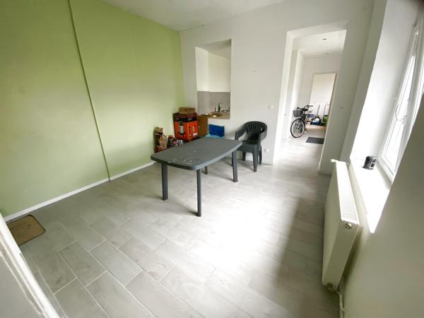 Maison semi-individuelle sur Joli Terrain et Parking