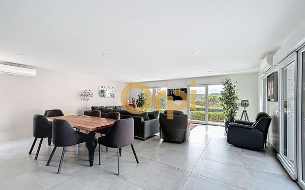 Maison à vendre    4 pièces • 186 m2 Bagnols-en-Forêt