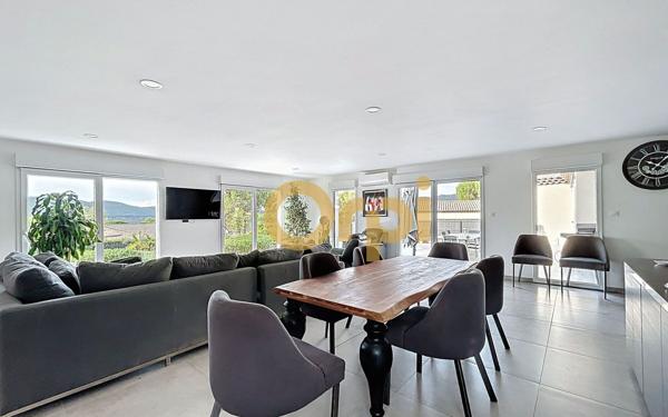 Maison à vendre    4 pièces • 186 m2 Bagnols-en-Forêt