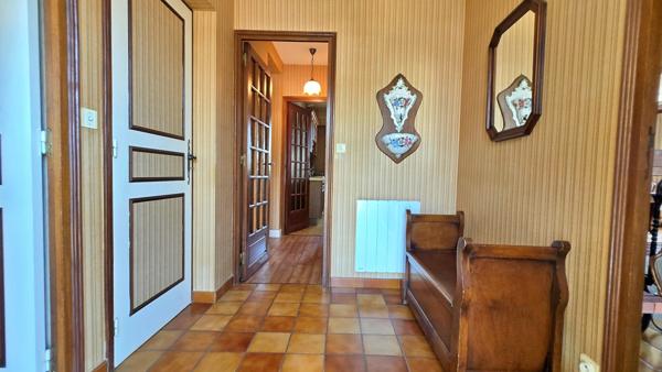 Maison à vendre 7 pièces + Garage + Jardin - Centre-Bourg ORADOUR SUR GLANE (87)