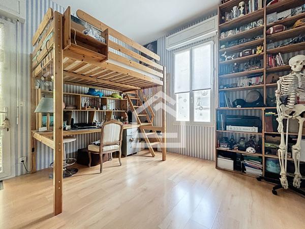 Maison 7 pièce(s) 5 chambre(s) 180 m²
