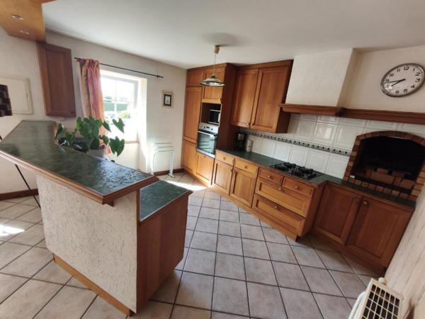 MEUCON Maison 4 pièces 141 m²