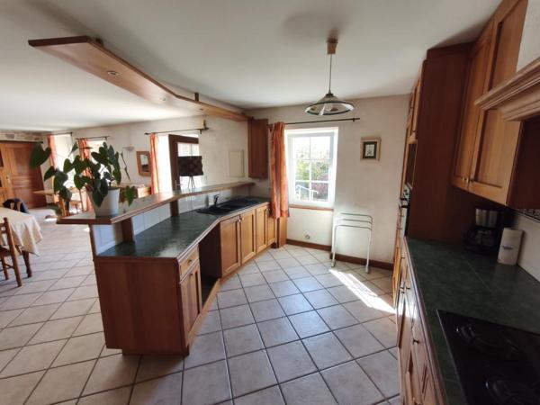 MEUCON Maison 4 pièces 141 m²