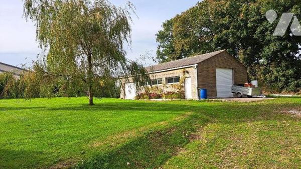 Idéalement  située  sur la commune , cette agréable  maison  construite en 2009  comprend  :
-...