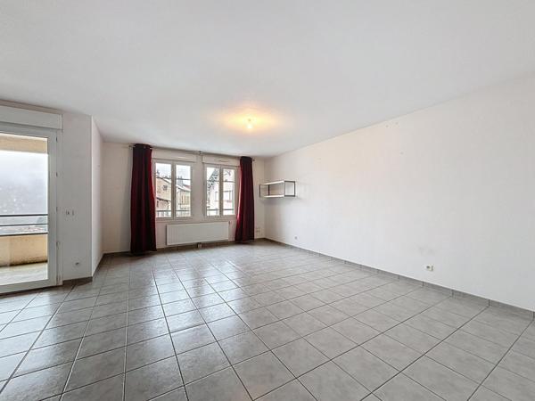 Appartement Récent + garage + cave