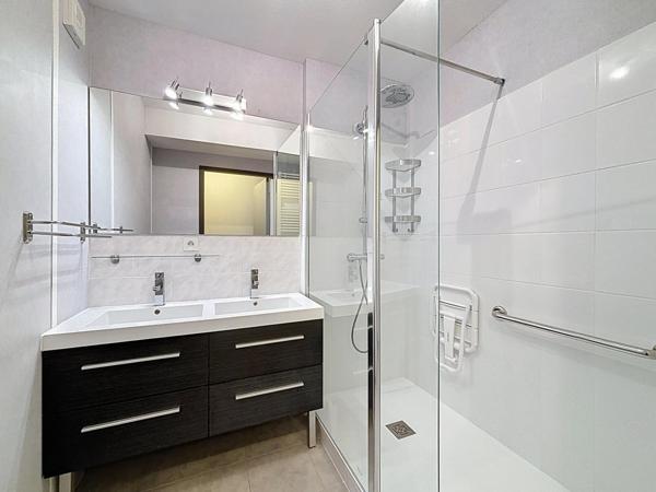 Appartement Récent + garage + cave