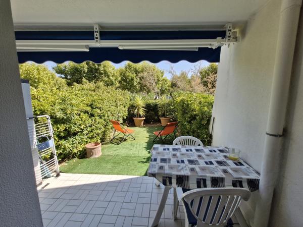 Rez-de-jardin moderne, véritable coin de verdure à deux pas de la plage La Grande-Motte (34280)