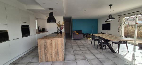 Maison traditionnelle 5 pièces de 105 m² à Saint-Chamond (42400)