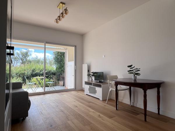 LA ROCHELLE LES MINIMES — Rez-de-jardin d'exception de 120 m² | Terrasse 100 m² Vue Mer | Configuration unique