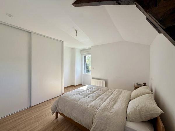 Location meublée : Vaste maison en pierre de 131 m2 avec jardin aux portes de Questembert