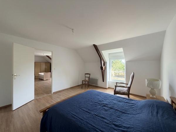 Location meublée : Vaste maison en pierre de 131 m2 avec jardin aux portes de Questembert