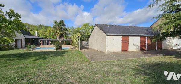 Domaine de caractère d'exception à Nort-sur-Erdre — 296 m² hab. sur plus de 4,5 hectares