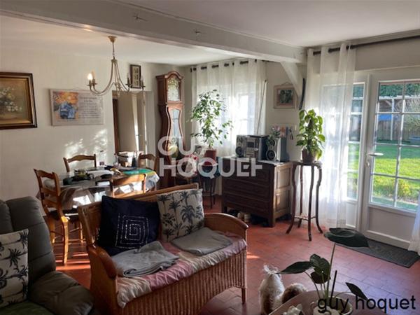 Axe Bernay//Thiberville, dans un village