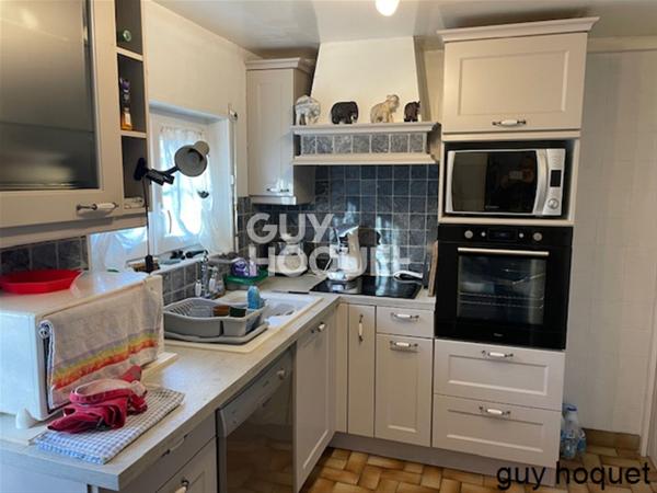 Axe Bernay//Thiberville, dans un village