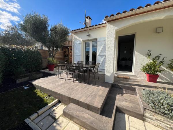 Maison individuelle de plain pied, 3 chambres, Garage et joli jardin !