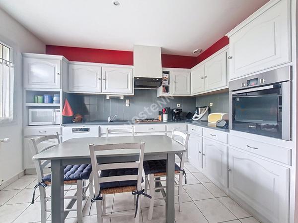 Maison familiale à vendre à VARADES - 6 chambres, 140 m², à proximité de toutes les commodités.