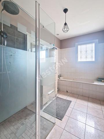 Maison familiale à vendre à VARADES - 6 chambres, 140 m², à proximité de toutes les commodités.