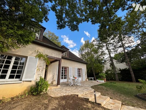 LA CELLE-SAINT-CLOUD - Villa - séjour double, cheminée, 4 chambres, jardin arboré, garage