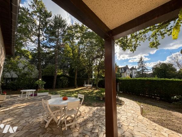 LA CELLE-SAINT-CLOUD - Villa - séjour double, cheminée, 4 chambres, jardin arboré, garage