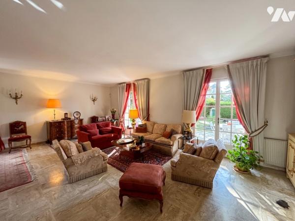 LA CELLE-SAINT-CLOUD - Villa - séjour double, cheminée, 4 chambres, jardin arboré, garage