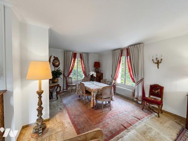 LA CELLE-SAINT-CLOUD - Villa - séjour double, cheminée, 4 chambres, jardin arboré, garage