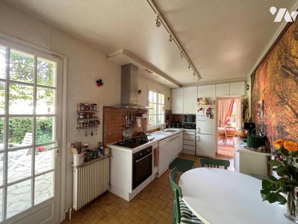 LA CELLE-SAINT-CLOUD - Villa - séjour double, cheminée, 4 chambres, jardin arboré, garage