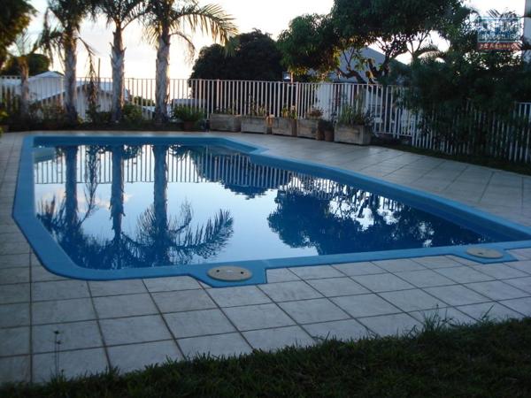 A vendre appartement F3 en duplex de 57 m² - Résidence avec piscine au Tampon 400