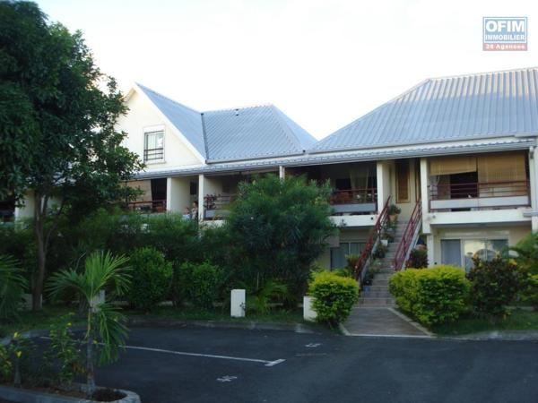 A vendre appartement F3 en duplex de 57 m² - Résidence avec piscine au Tampon 400