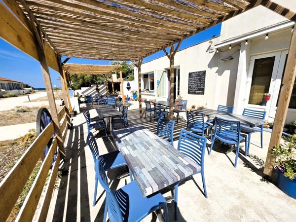 ILE D'OLÉRON (17) A Vendre Murs avec 2 logements et Fonds commerce Bar-Resto de plage emplacement N°1 côte Ouest