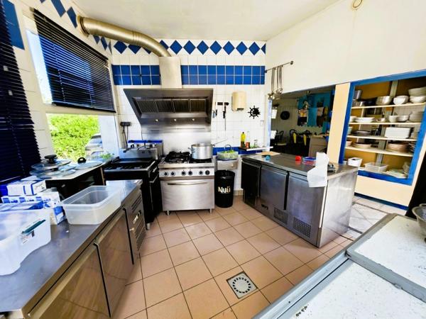 ILE D'OLÉRON (17) A Vendre Murs avec 2 logements et Fonds commerce Bar-Resto de plage emplacement N°1 côte Ouest