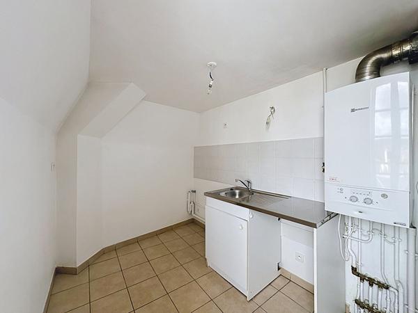 APPARTEMENT 2 PIECES HYPER CENTRE MANTES LA JOLIE