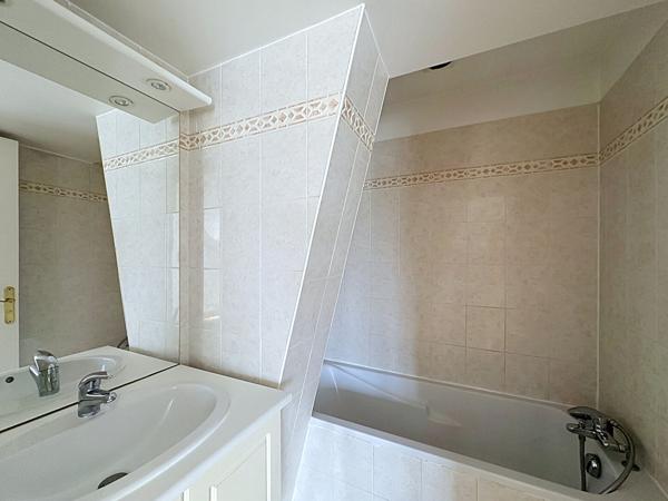 APPARTEMENT 2 PIECES HYPER CENTRE MANTES LA JOLIE