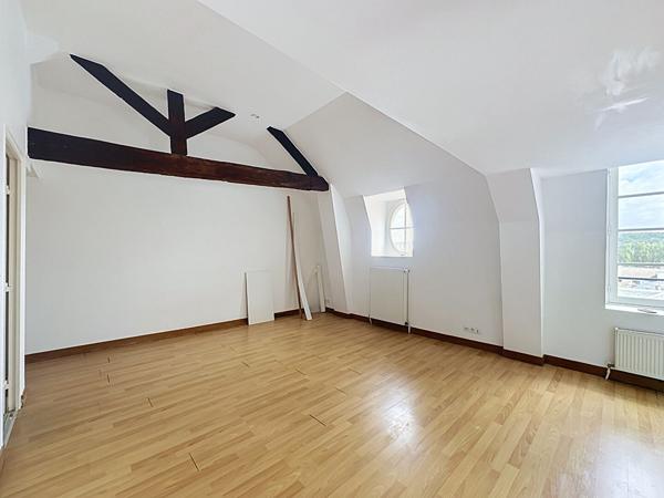 APPARTEMENT 2 PIECES HYPER CENTRE MANTES LA JOLIE